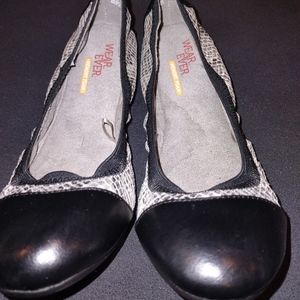 Faux snakeskin & black flats size 9